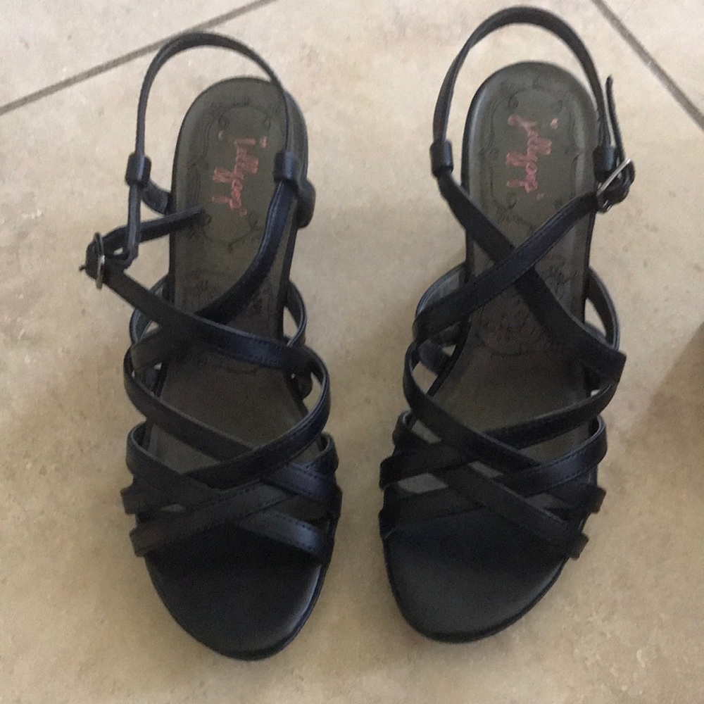 Strapped dress shoes
